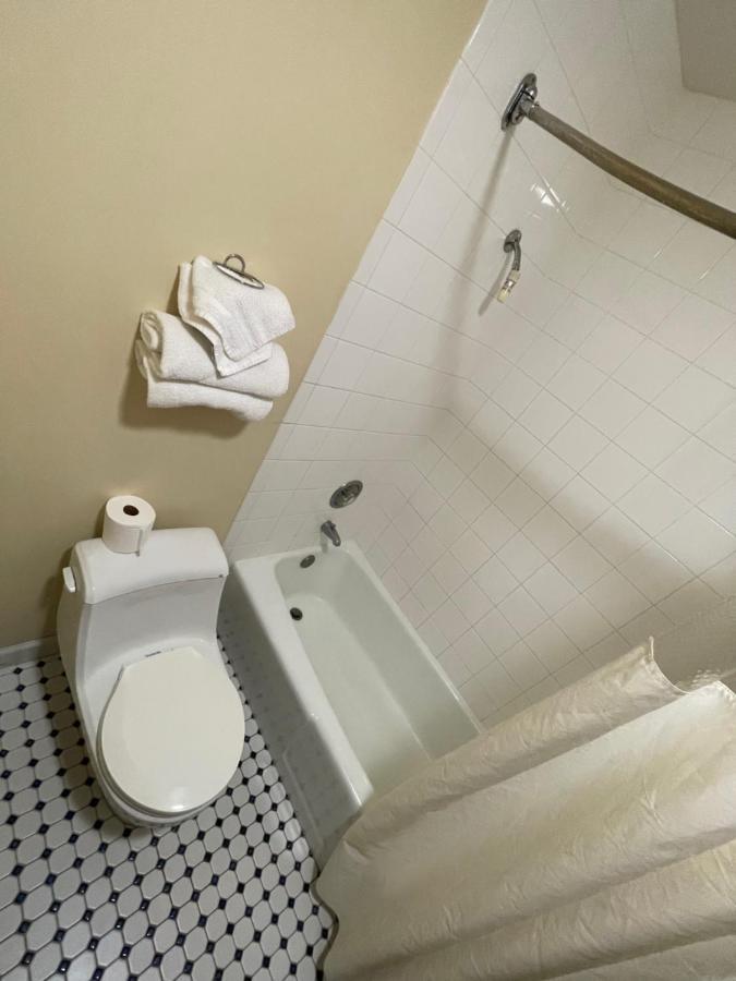 Motel Vibe - Whirlpools - Lyons