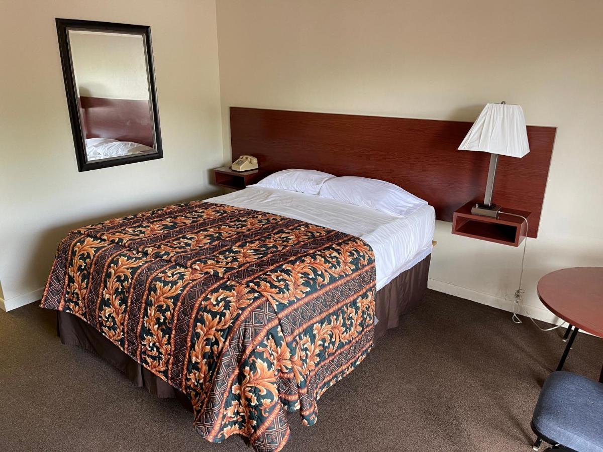 Motel Vibe - Whirlpools - Lyons
